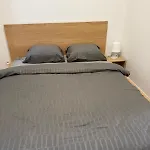 Fraichement Renove De 1 Et Sofa Bed En Plein Coeur De לייז'