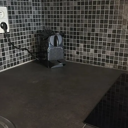 Fraichement Renove De 1 Et Sofa Bed En Plein Coeur De לייז'