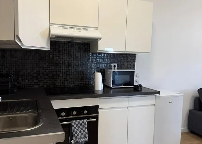 Fraichement Renove De 1 Et Sofa Bed En Plein Coeur De Lägenhet *